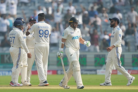 India Vs New Zealand 2nd Test: Indian players celebrates the dismissal of New Zealand's captain Tom Latham