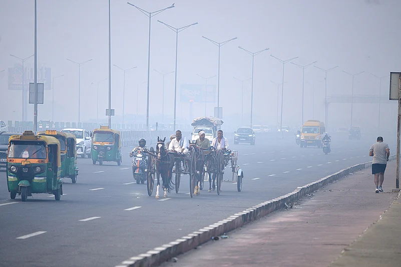 India Weather gallery: Air pollution in Delhi NCR_Haze in Delhi