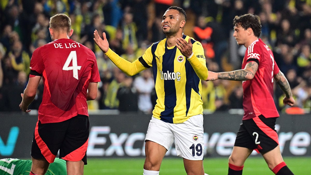 Youssef En-Nesyri drew Fenerbahce level against Manchester United. - null