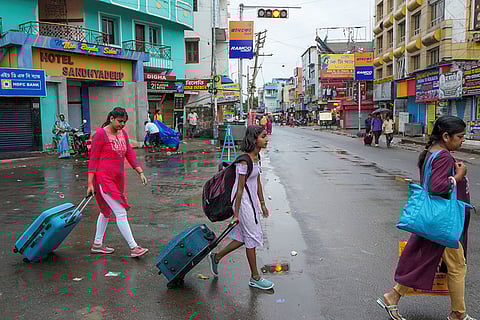 Waves crash ahead of Cyclone Dana's landfall in WB