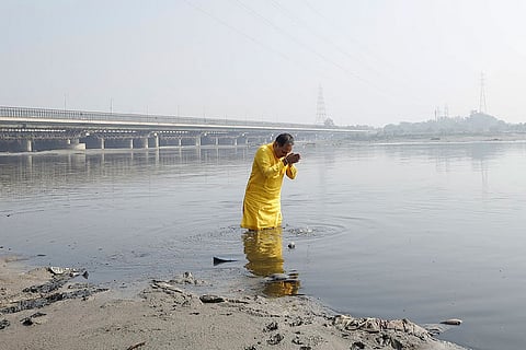 Delhi BJP President takes a dip in Yamuna at ITO
