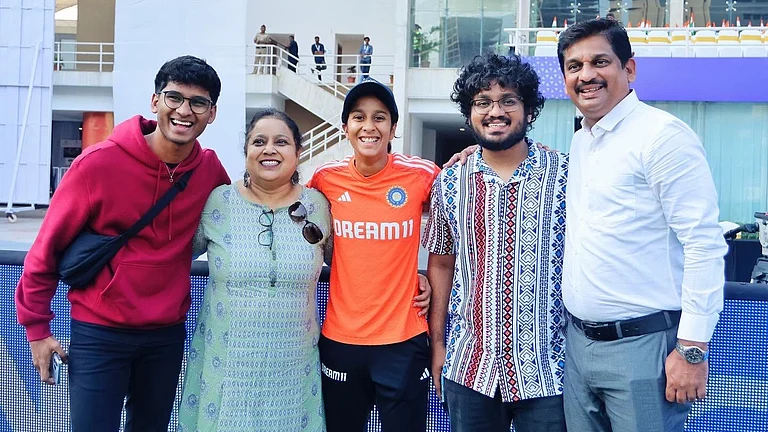 File photo of India cricketer Jemimah Rodrigues (centre) with her family, including her father Ivan (extreme right). - X/Jemimah Rodrigues