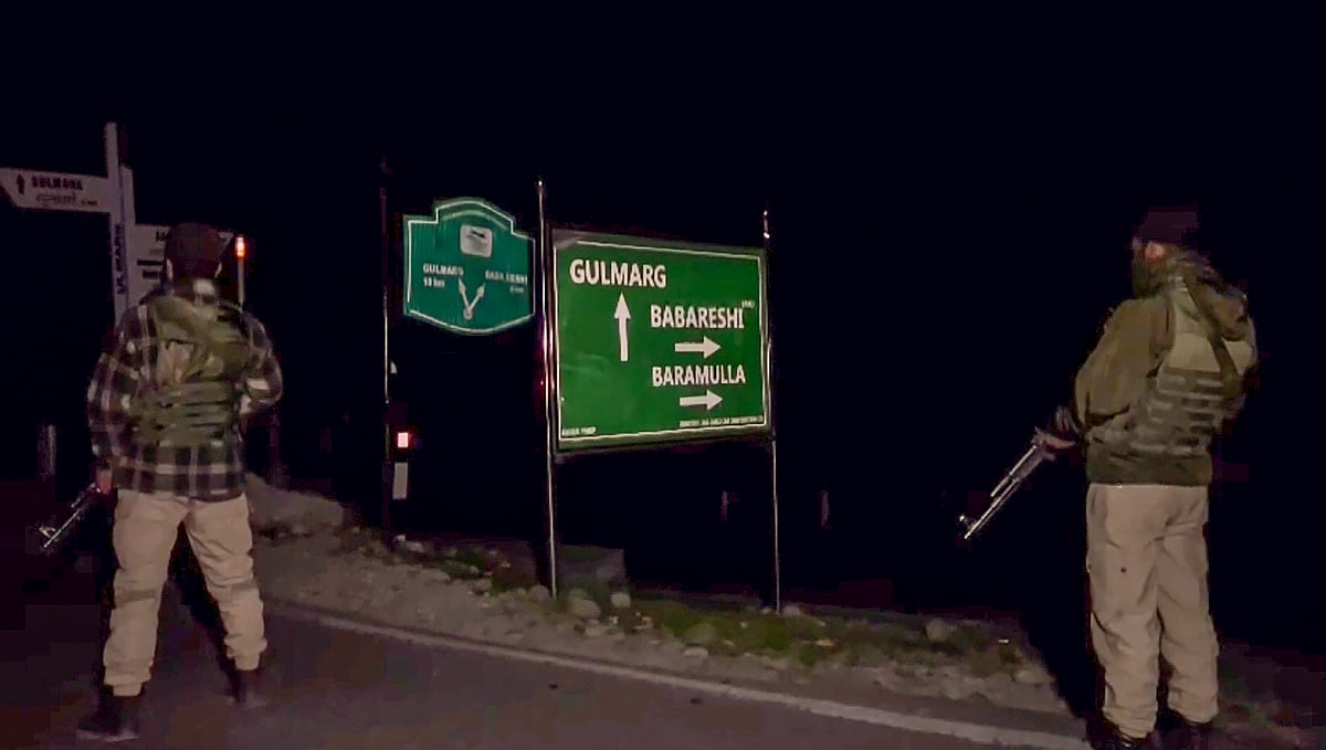 Militants attack Army vehicle in J&K's Baramullah - PTI