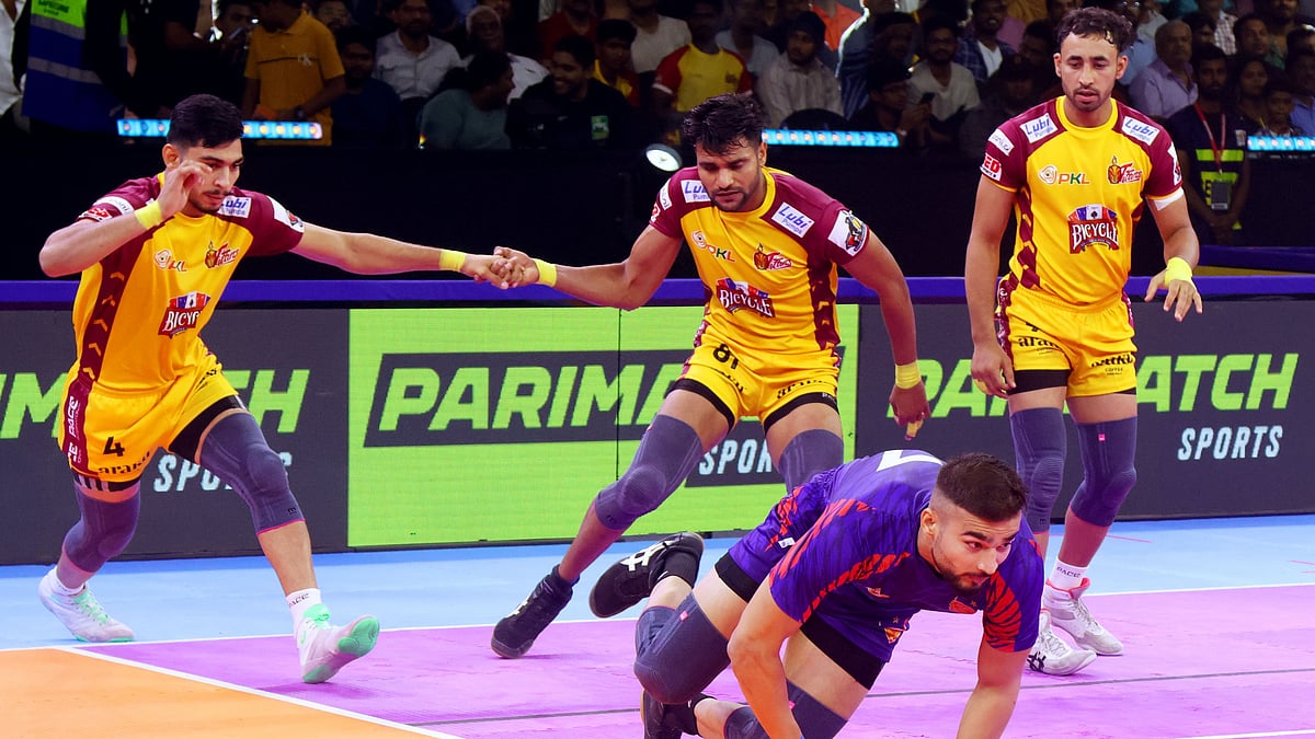 Special Arrangement : Action frm the Pro Kabaddi League season 11 game between Dabang Delhi and Telugu Titans.