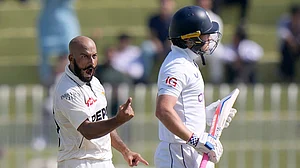 | Photo: AP/Anjum Naveed : Pakistan vs England 3rd Test: Pakistan's Sajid Khan, left, celebrates after taking the wicket of England's Ollie Pope