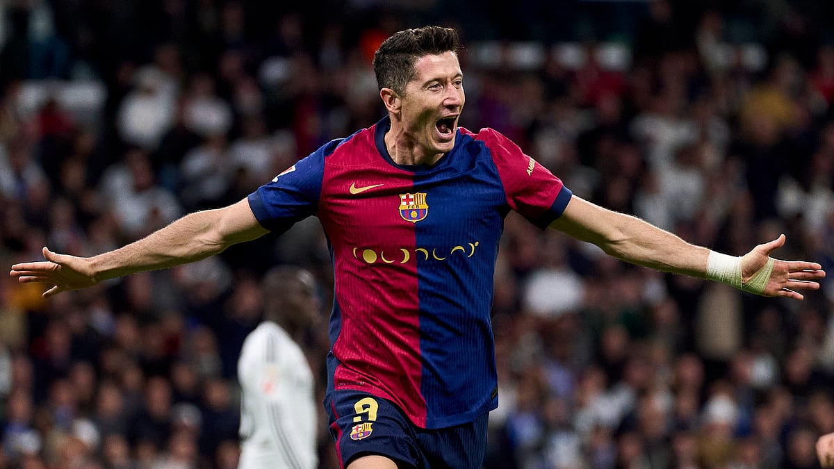 File : Robert Lewandowski scored twice as Barcelona thrashed Real Madrid.