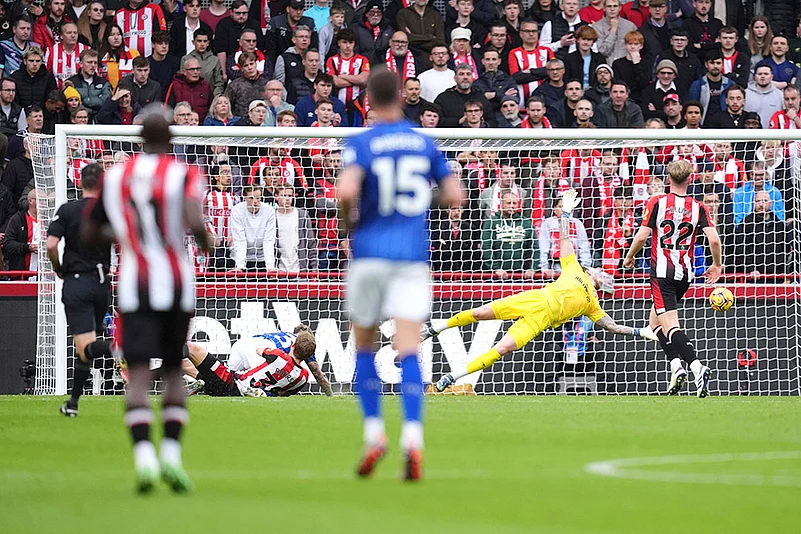 Brentford and Ipswich Town English Premier League soccer photo gallery_Sammie Szmodics