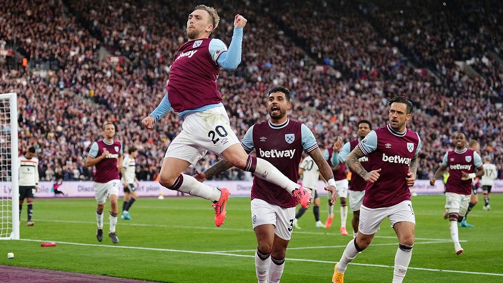 AP/John Walton : Jarrod Bowen (left) celebrates scoring his side's second goal during the English Premier League match between West Ham United and Manchester United at the London Stadium.