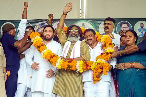 Jharkhand polls: Hemant Soren and Tejashwi Yadav campaign