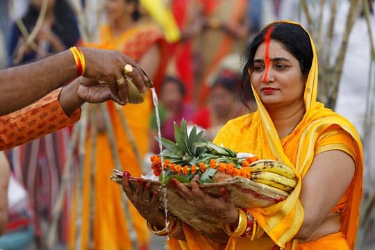 How Chhath Puja Is Celebrated Across The World: Traditions In The US, UK, Singapore & More
