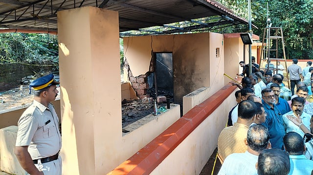 Kerala: Fireworks Explosion During Temple Festival Injures Over 150, 10 Critical