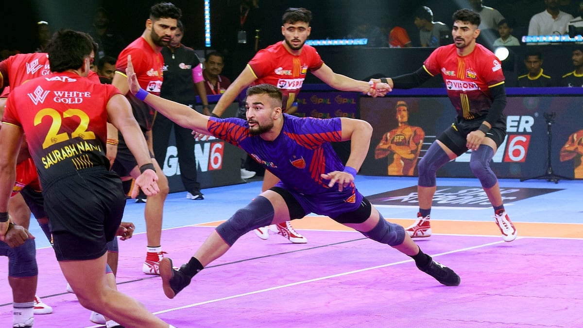 Special Arrangement : Action from the Pro Kabaddi League season 11 match between Bengaluru Bulls and Dabang Delhi.