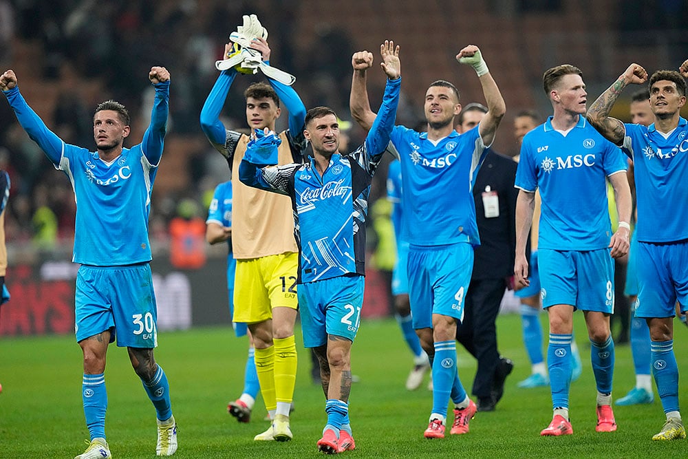 | Photo: AP/Luca Bruno : Serie A 2024-25: Napoli team players celebrate as they won against Roma