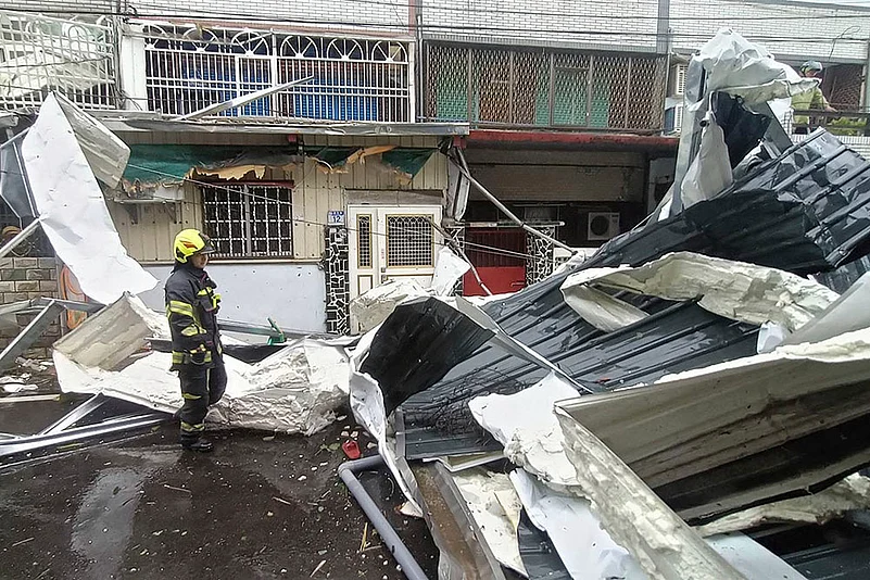 Asia Typhoon Kong-rey in eastern Taiwan photos_3
