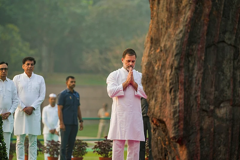 Congress leader Rahul Gandhi pays homage during Indira Gandhis death anniversary