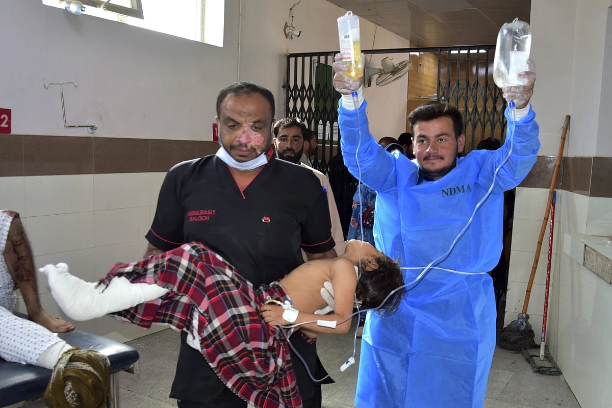 AP : Seven Killed In Blast In Southwest Pakistan