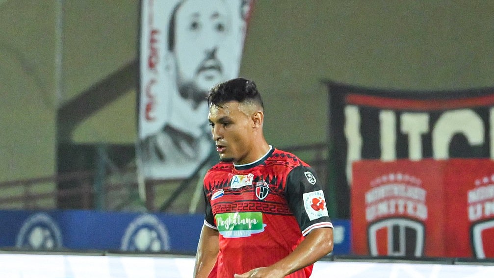 Alaeddine Ajaraie. - X/NEUtdFC