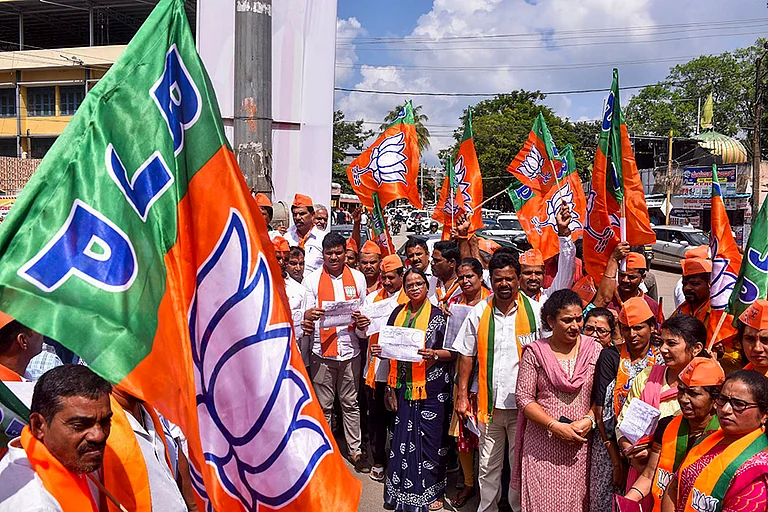 Most Exit Polls Predict Victory For BJP-Led Alliances In Maharashtra, Jharkhand - | Photo: PTI