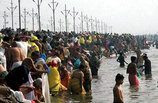 Over 2 Lakh Devotees Take Holy Dip In Yamuna On Yam Dwitiya In Mathura