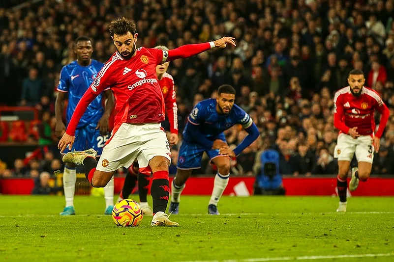 Britain Soccer Premier League 2024-25 Manchester United vs Chelsea football gallery_Bruno Fernandes