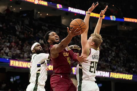 Bucks Cavaliers Basketball: Milwaukee Bucks vs Cleveland Cavaliers