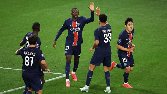 File : Action from a Ligue 1 game between Paris Saint-Germain and Reims.