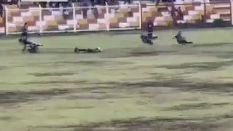 footage lightning struck in the local league match in Peru