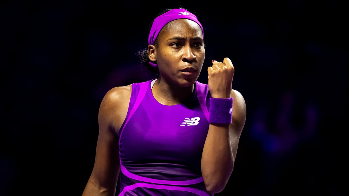 Coco Gauff beat Iga Swiatek to reach the semi-finals of the WTA Finals