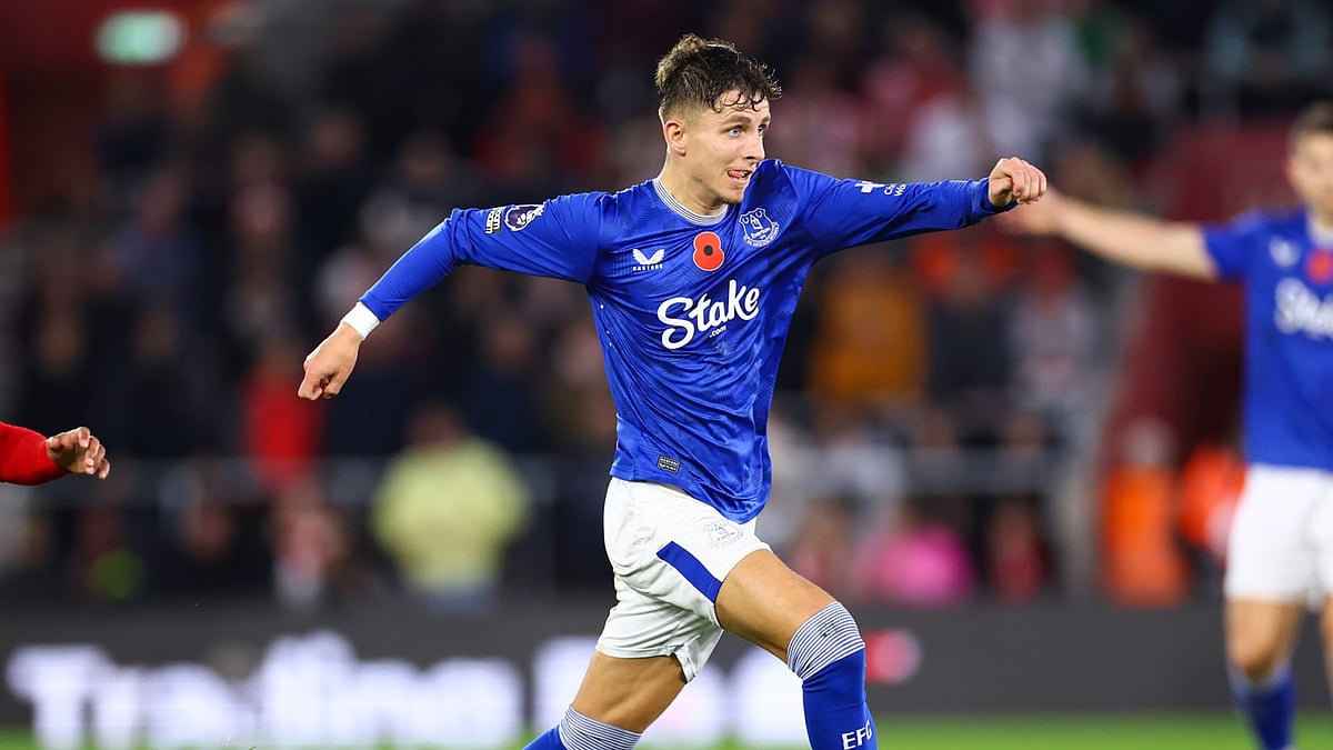 Everton's Jesper Lindstrom - null