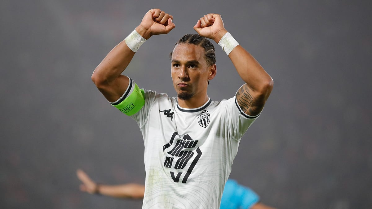 Thilo Kehrer celebrates his winning goal against Bologna. - null