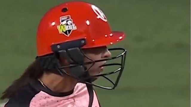 WBBL: Harmanpreet Kaur-Sophie Devine's 'Dead-Ball' Controversy Video Goes Viral - Watch