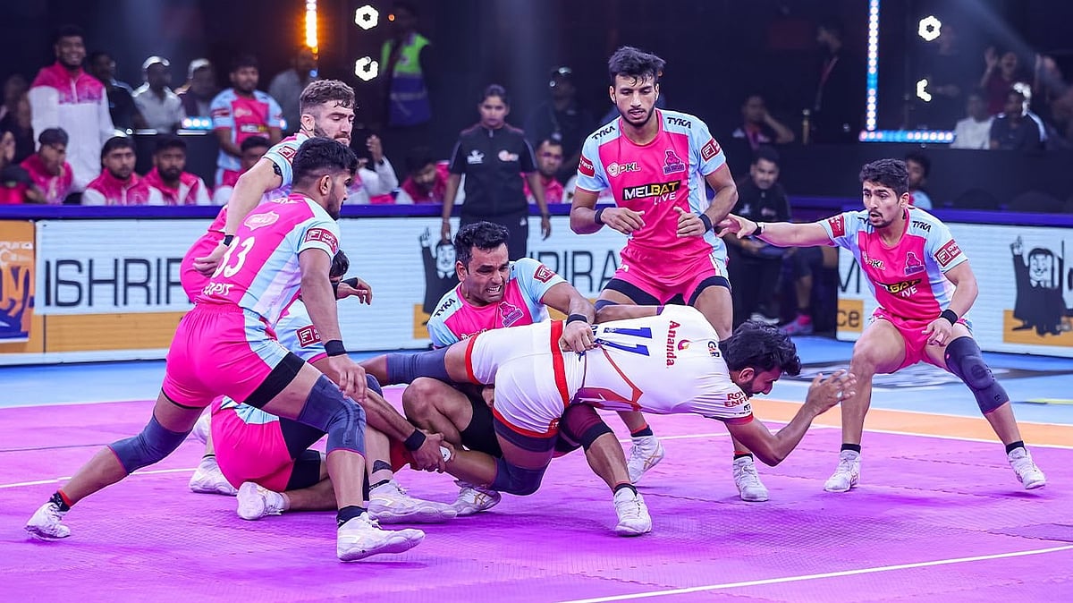 X | Jaipur Pink Panthers : Jaipur Pink Panthers in action in their Pro Kabaddi League 11 match. 