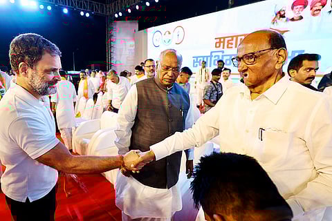 Sharad Pawar and Rahul Gandhi during the Maharashtra Swabhiman rally