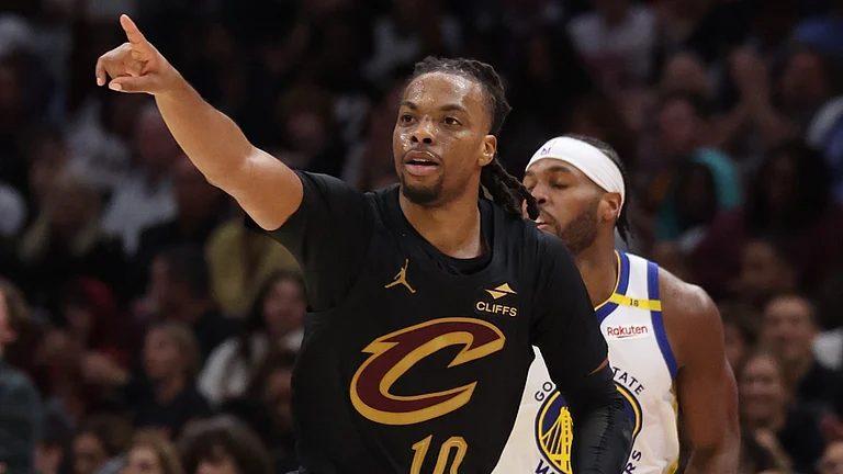 Cleveland Cavaliers guard Darius Garland in action vs. the Golden State Warriors on Nov. 8, 2024. - null