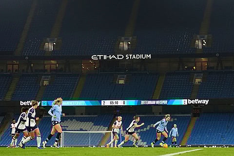 Women's Super League: Manchester City's Lauren Hemp controls the ball