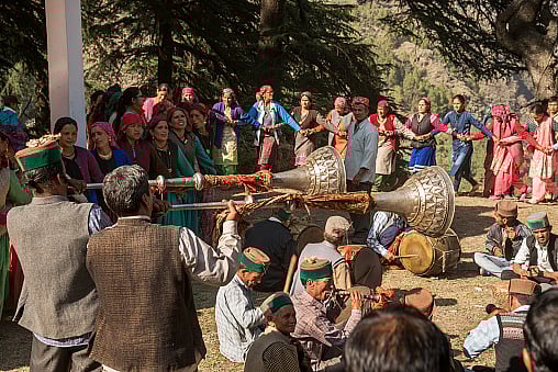 Getty Images : Local women participating in the traditional folk dance sequence during the annual fair in Kushwa village of Kullu district of Himachal Pradesh, India.
