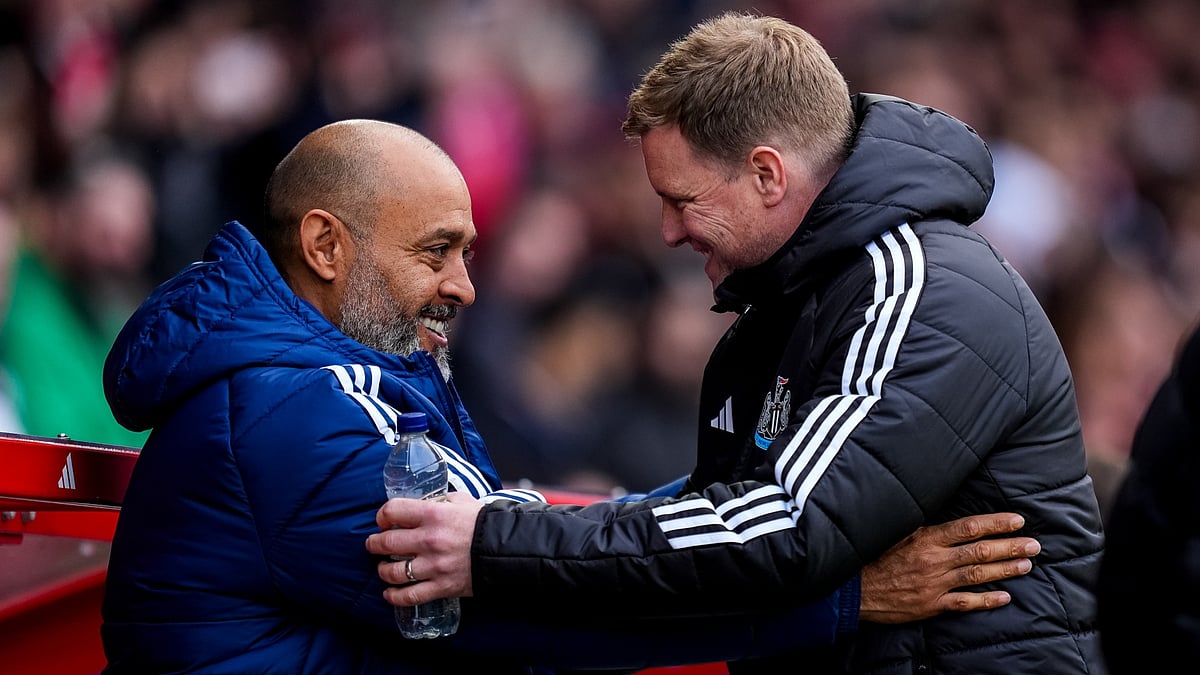 Nuno Espirito Santo and opposite number Eddie Howe - null