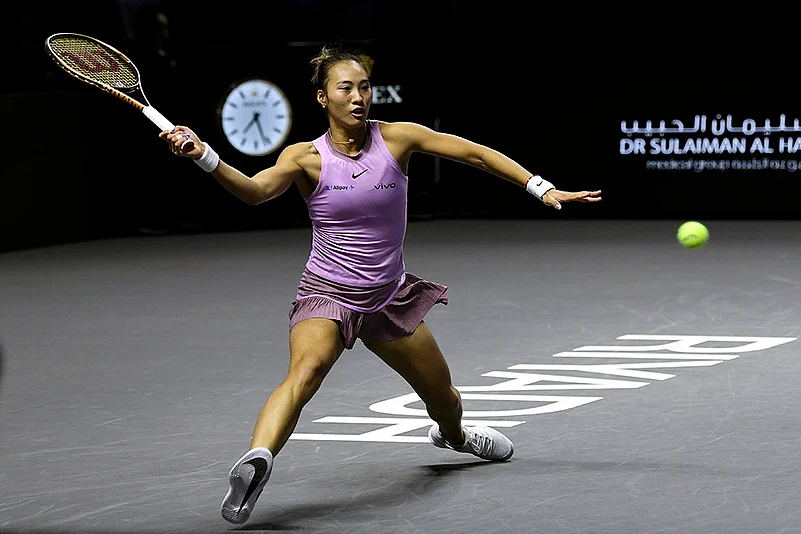 Saudi Arabia Tennis WTA Finals Coco Gauff vs Qinwen Zheng tennis photos_Qinwen Zheng