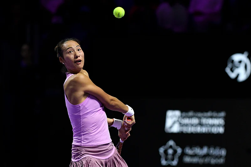 Saudi Arabia Tennis WTA Finals Coco Gauff vs Qinwen Zheng tennis photos_Qinwen Zheng