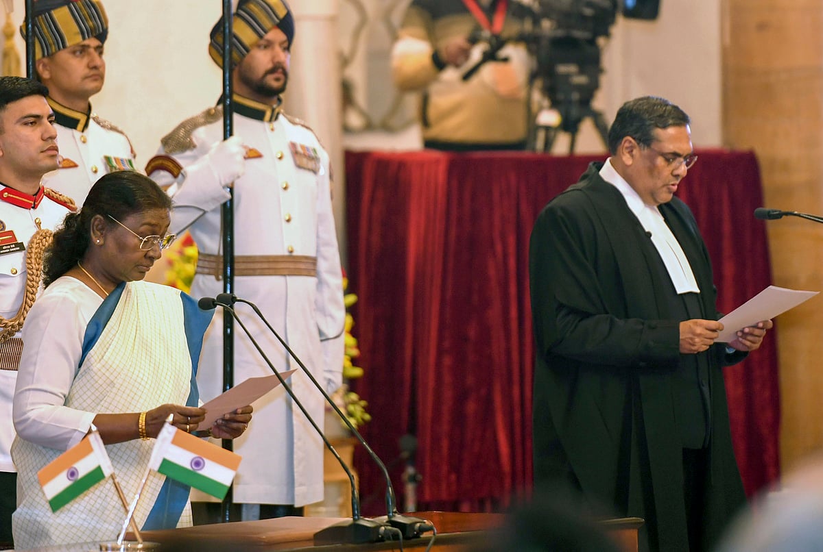 PTI : President Droupadi Murmu administers oath to Justice Sanjiv Khanna as the 51st Chief Justice of India