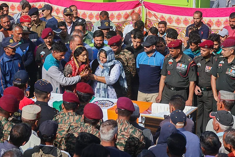 Nb Sub Rakesh Kumars mortal remains brought to his native place