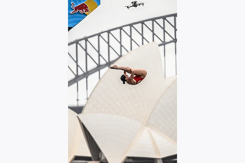 Red Bull Cliff Diving World Series in Sydney, Australia photos_Simone Leathead