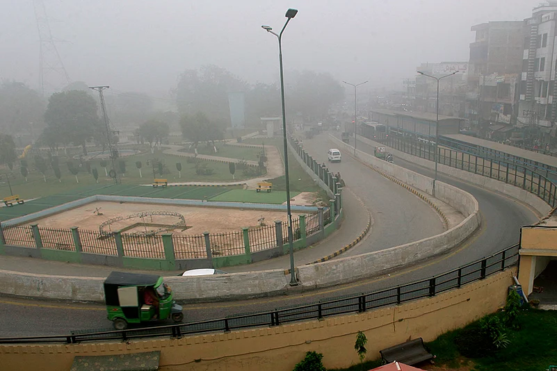 Pakistan air pollution Smog weather_Smog in Pakistan