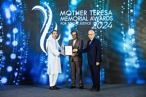 (L-R) Mr. V.K. Madhavan, Dr.Abraham Mathai, Justice Shri. K.K. Tated