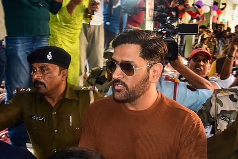 J'khand polls phase 1: MS Dhoni casts vote