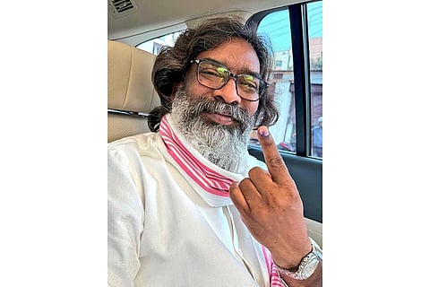 J'khand polls phase 1: Hemant Soren casts vote