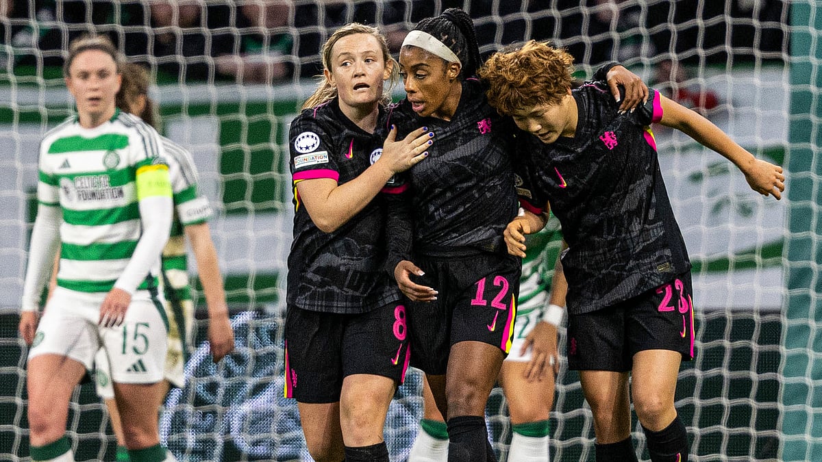 Chelsea's players celebrate Ashley Lawrence's goal