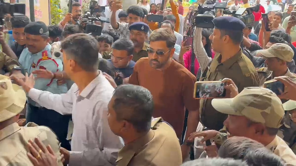 X | @Ceojharkhand  : MS Dhoni spotted casting a vote for the Jharkhand Assembly Election. 