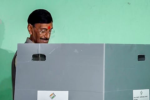 J'khand polls phase 1: Sanjay Seth casts vote