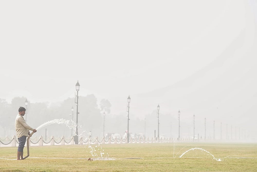 | Photo: Suresh K Pandey/Outlook : Weather: Fog in Delhi